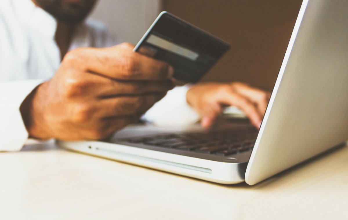 Shopping online with a credit card